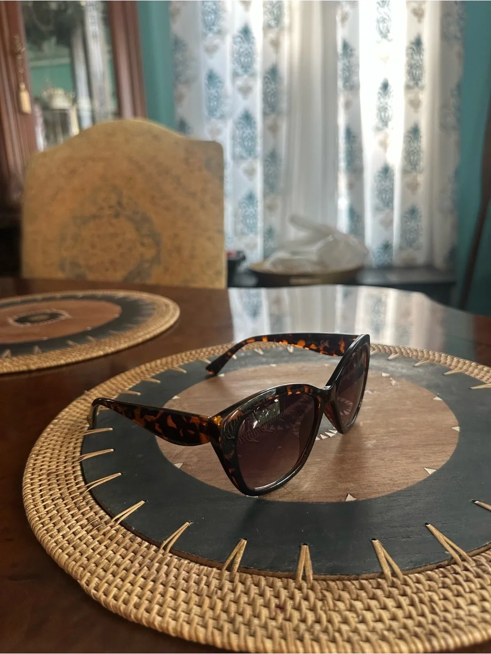 Women’s Cat-Eye Sunglasses in Tortoise Shell - Polarized Brown Lenses